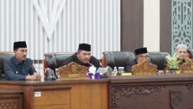 Rapat Paripurna DPRD Banjar dengan agenda penyampaian dua Raperda dari Bupati Banjar, Rabu (23/7/2025). Foto: RSB