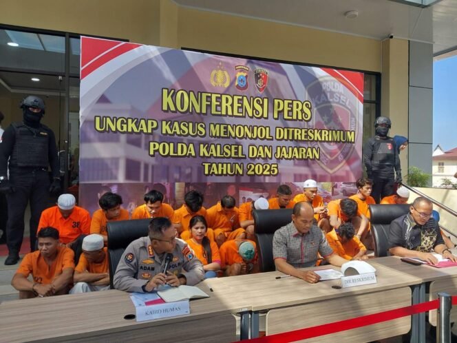 
 Direskrimum Polda Kalsel gelar konferensi pers pengungkapan kasus pembunuhan pada April-Juli di Kalsel, Jumat (25/7/2025). Foto-Hendra Lianor