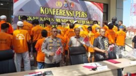 Konferensi pers pengungkapan kasus pembunuhan menonjol di Kalsel selama April-Juli 2025, di Lobi Ditreskrimum Polda Kalsel, Jumat (25/7/2025). Foto-Hendra