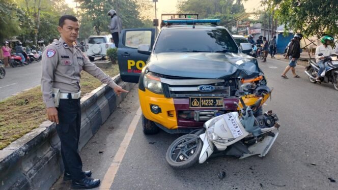 
 Tabrakan maut antara motor dan mobil dinas polisi di Jalan A Yani KM 20 Liang Anggang, Banjarbaru, Minggu (27/7/2025). Foto: Humas Polres Banjarbaru.