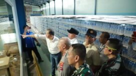 Gubernur Kalsel H Muhidin bersama Forkopimda saat mengunjungi pabrik air minum kemasan PT. Bandangantirta Agung di Kecamatan Bati-bati, Tanah Laut, Rabu (2/7/2025).
Foto-Adpim