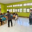 Program Gerakan Seniman Masuk Sekolah (GSMS) di SMPN 1 Aranio, Jumat (1/8/2025). Foto: istimewa