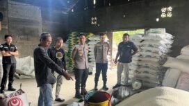 Polres HST membongkar kasus beras oplosan di sebuah pabrik penggilingan padi. Foto: istimewa
