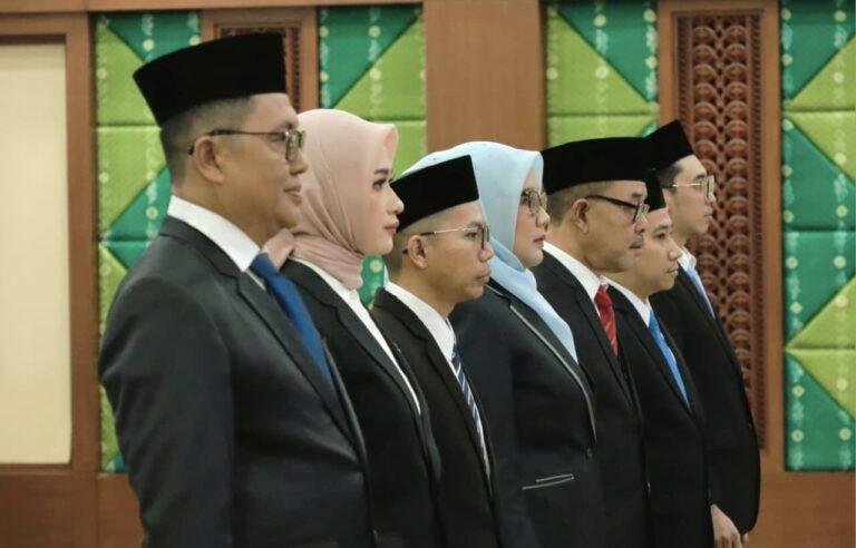 Gubernur Melantik 7 Komisioner KPID Kalsel Periode 2025-2028