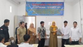 Pembukaan pelatihan servis elektronik ponsel yang digelar Disnakertrans Kabupaten Banjar, Selasa (26/8/2025). Foto: istimewa