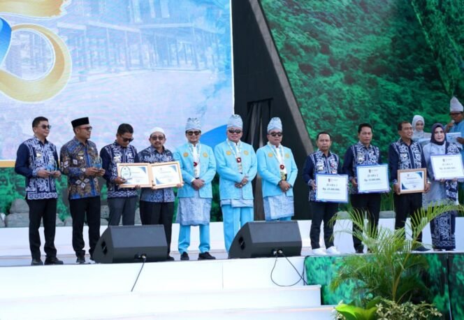 
 Di Harjad Kalsel, Pemkab Banjar Terima Penghargaan Tercepat Pembentukan Kopdes Merah Putih
