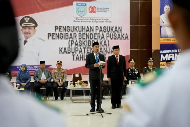 
 Bupati Banjar Kukuhkan 33 Anggota Paskibraka 2025
