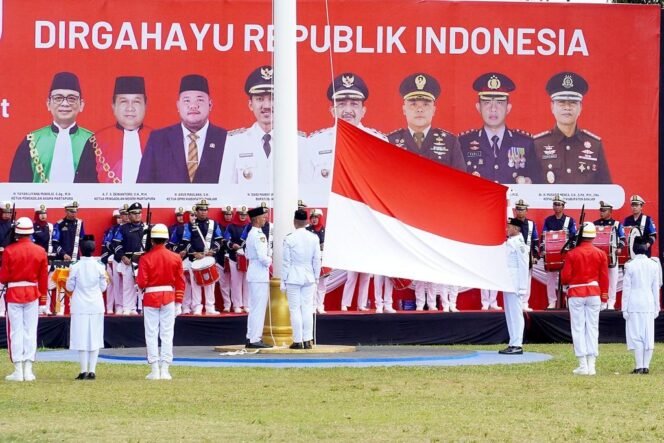 
 Peringatan HUT ke-80 RI, Bupati Banjar Pimpin Upacara di Martapura