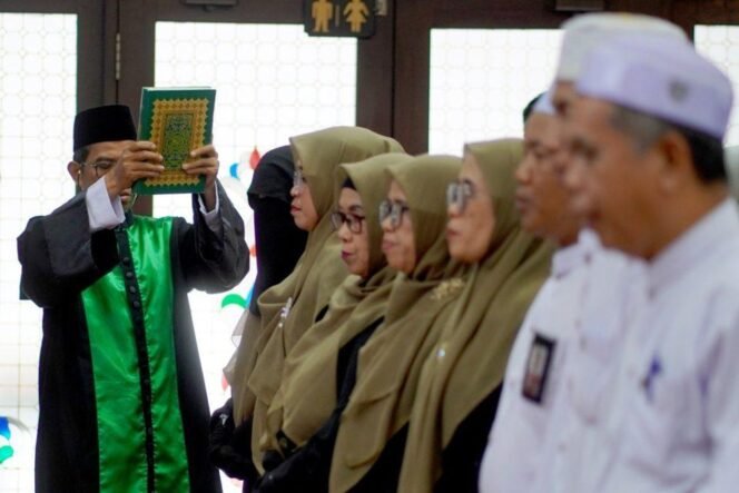 
 Wabup Banjar Lantik Dewan Hakim MTQ Tingkat Kabupaten Banjar 2025