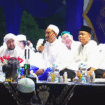 Banjar Bersholawat bersama Habib Syech meriahkan Harjad ke-75 Kabupaten Banjar, di Alun - Alun Ratu Zalecha Martapura, Sabtu (23/8/2025). Foto: Hendra Lianor 