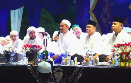 Banjar Bersholawat Bersama Habib Syech Meriahkan Harjad 75 Kabupaten Banjar