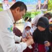 Cek kesehatan gratis bagi siswa SD di Kotabaru. Foto: istimewa