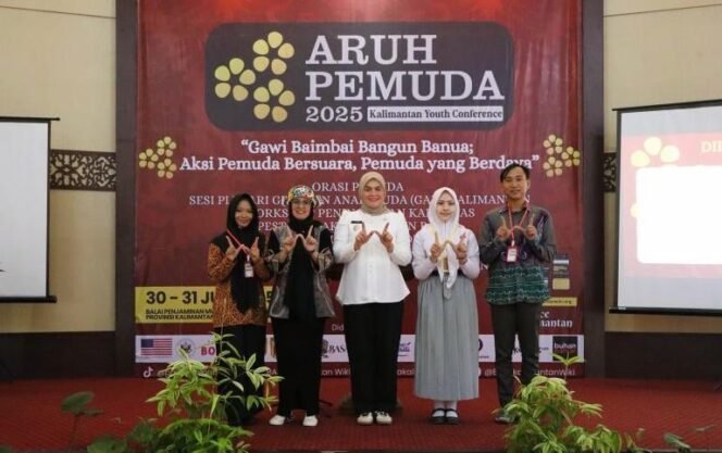 
 Gubernur Kalsel Dukung Penuh Aruh Pemuda 2025: Dorong Peran Pemuda dan Pelestarian Bahasa Daerah