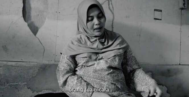 
 Kasatlantas Polres Banjar, AKP Risda Ifrida menjadi aktris dalam film mereka: Polisi Menyapa.