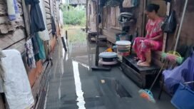 Permukiman warga di Kelurahan Murung Keraton, Martapura, Kabupaten Banjar mulai digenangi banjir, Jumat (12/9/2025). Foto: Hendra Lianor/Riceknews