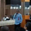 Pj Sekda Banjar, Ikhwansyah memaparkan Germas dalam verifikasi lapangan dilakukan oleh tim provinsi (Foto  MC Banjar)