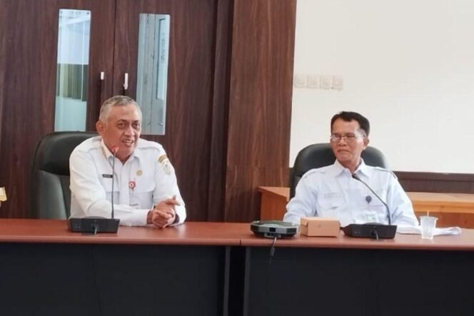 
 Kepala Dinas Koperasi dan UKM Kalsel, Gusti Yanuar Noor Rifai (kiri). Foto: MC Kalsel
