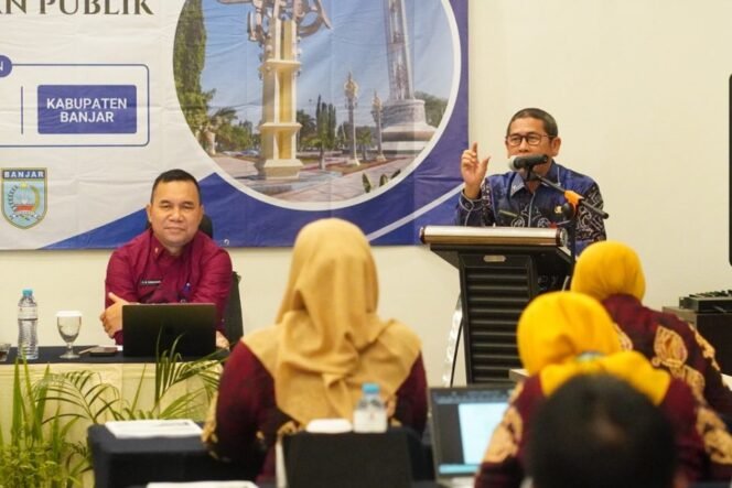 
 Pemkab Banjar gelar Bimbingan Teknis (Bimtek) Badan Layanan Umum Daerah (BLUD) di Hotel Roditha, Banjarbaru, Kamis (16/10/2025). Foto: MC Kominfo Banjar