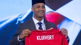  Patrick Kluivert saat pertama kali diperkenalkan sebagai pelatih kepala Timnas Indonesia. Foto: istimewa