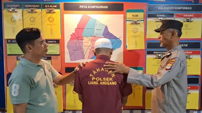 
 Tim Macan Barbar Polsek Liang Anggang Kota Banjarbaru menangkap S (41) atas dugaan penyalahgunaan dan peredaran narkotika jenis sabu. Foto: Humas Polres Banjarbaru