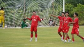Tim Kabupaten Banjar saat berseleberasi usai mencetak gol ke gawang Tim Tabalong, di Lapangan Jorong, Tanah Laut, Jumat (31/10/2025). Foto: istimewa