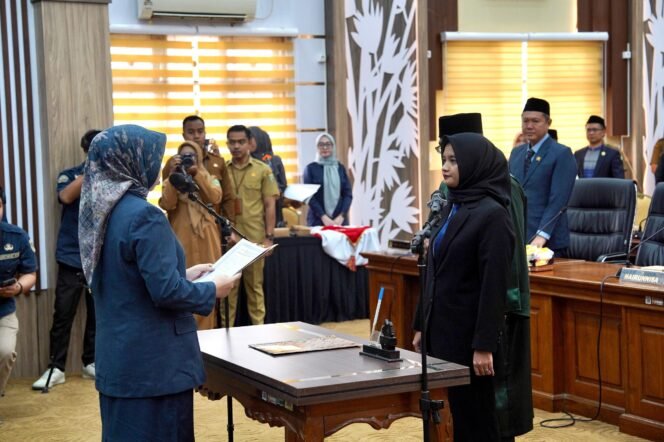 
 Hairunnisa Resmi Dilantik sebagai Anggota DPRD Balangan melalui Mekanisme PAW