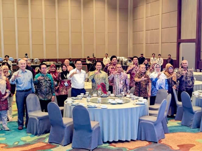 
 Malam ramah tamah Konferensi Internasional bertema “Borneo’s Mangroves: A Nexus of Biodiversity, Sustainable Futures, and Carbon Sequestration.” di Banjarmasin, Kamis (16/10/2025). Foto: MC Kalsel