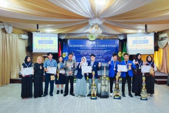 
 Tutup Economic Debate, Pemprov Kalsel Dorong Mahasiswa Jadi Agen Perubahan Kritis