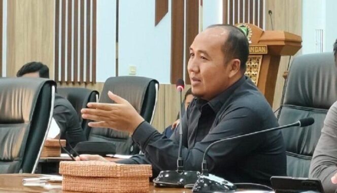 
 Hafis Ansyari, Ketua Komisi III DPRD Balangan