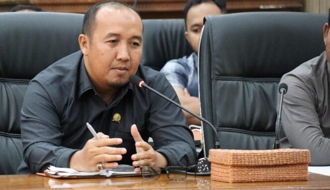
 Hafis Ansyari, Ketua Komisi III DPRD Balangan
