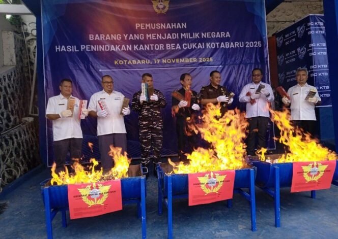 
 Bea Cukai Kotabaru Musnahkan 303 Ribu Batang Rokok Ilegal dan Ratusan Liter Miras