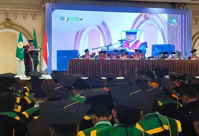 
 Institut Agama Islam Darussalam (IAID) Martapura mengukuhkan 281 sarjana dalam Rapat Senat Terbuka Wisuda Sarjana Strata 1 (S1) XXIII di Ballroom Grand Qin Hotel Banjarbaru, Rabu (19/11/2025). 