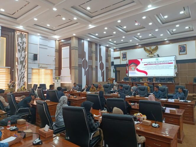 
 Fraksi PAN Sampaikan Pandangan Umum terhadap Raperda APBD 2026 dan Lima Raperda Prioritas Balangan
