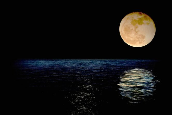 
 Ilustrasi Supermoon. Foto: Pixabay/Cristian Ferronato