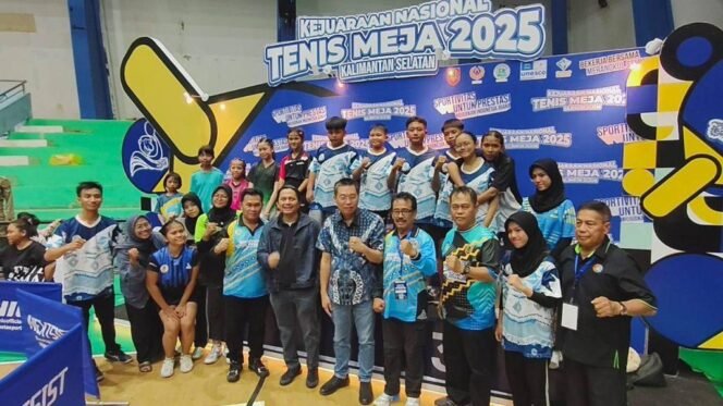 
 Wagub Kalsel Hasnuryadi Sulaiman, menyaksikan pertandingan Kejurnas Tenis Meja 2025 di GOR Hassanudin HM Banjarmasin, Senin (24/11/2025). Foto: MC Kalsel
