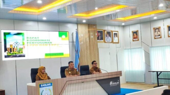 
 Rapat Koordinasi (Rakor) Penyusunan LPPD dan LKPJ di Aula Barakat, Martapura, Selasa (9/12/2025) pagi. Foto: RSB