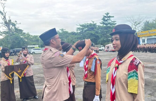 
 579 Pramuka Kotabaru Padati Pantai Gedambaan dalam Kemah Pasak Todak II