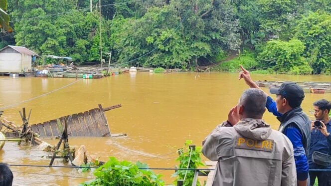 
 Bupati Banjar Pastikan Penanganan Cepat Longsor dan Jembatan Putus di Aranio