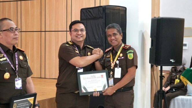 
 2025, Kejari Banjar Selesaikan 8 Perkara Melalui Restorative Justice, Terbanyak se-Kalsel