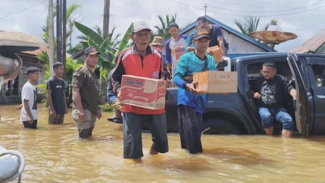 
 Dua Pekan Terendam Banjir, Bantuan Akhirnya Hadir di Bincau Muara