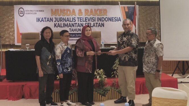 
 Dina Qomariah kembali dipercaya memimpin IJTI Pengda Kalimantan Selatan periode 2025–2029.