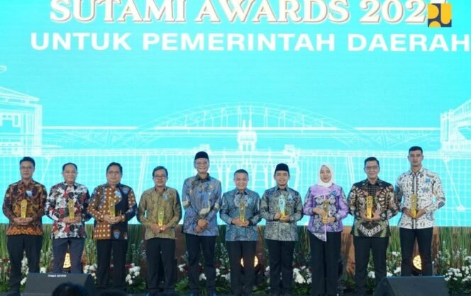 
 Pemkab Banjar Raih Sutami Award 2025: Terbaik I Pembinaan dan Pengawasan Jasa Konstruksi