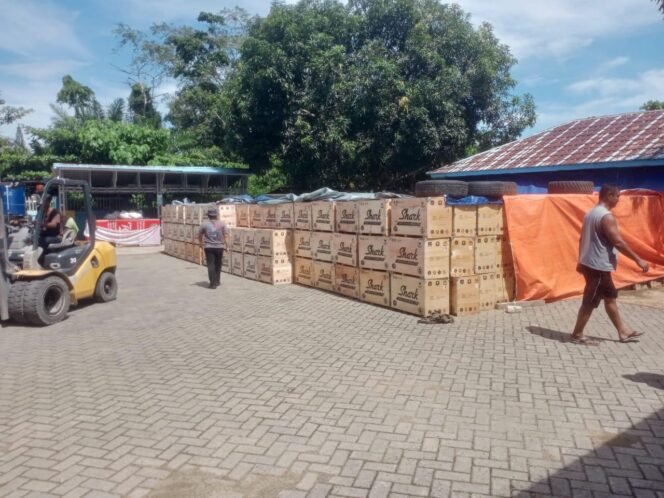 
 Kejar Target 1.000 Mesin, Pemkab Kotabaru Kembali Bantu 155 Kelompok Nelayan