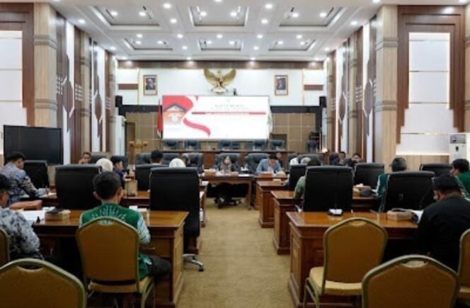 
 Rapat Pembahasan Raperda APBD Balangan 2026, Selasa (2/12/2025).