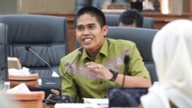 Juru Bicara Badan Anggaran (Banggar) DPRD Balangan, Ahmad Baihaki, dalam rapat pembahasan anggaran, Selasa (2/12/2025).