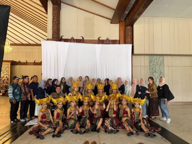 
 SSB Wadian Tambai Desa Kapul Wakili Kalsel di Parade Tari Nusantara 2025
