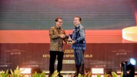 Pemprov Kalsel sukses menyabet penghargaan Badan Publik Informatif dari Komisi Informasi Pusat (KIP) dengan nilai impresif 94,91, Senin (15/12/2025). Foto: MC Kalsel