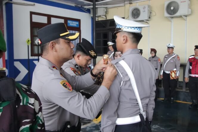 
 Polres Banjar Gelar Pasukan Operasi Lilin Intan 2025, Amankan Natal dan Tahun Baru