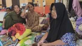Pengungsi banjir dari desa Bincau di Aula Disdik Banjar. Foto:Ricek.ID