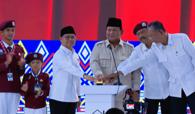 
 Presiden Prabowo Resmikan 166 Sekolah Rakyat: Ini Langkah Terobosan Berani
